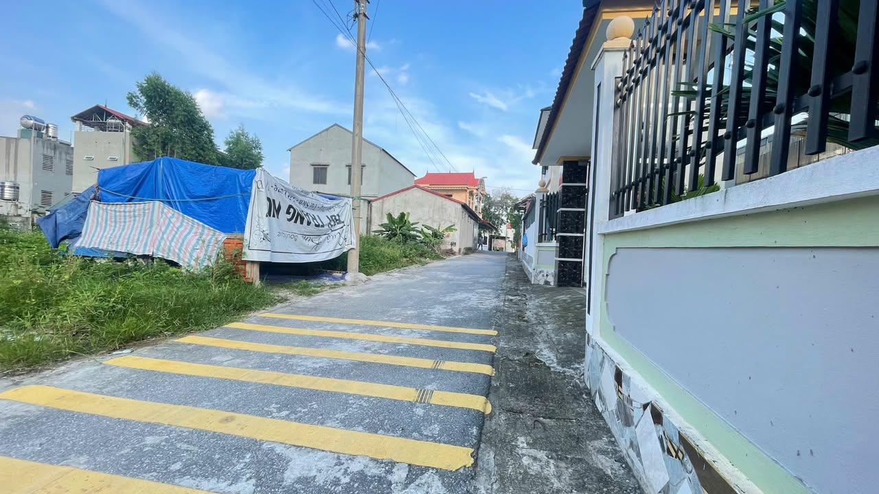 Đất nền khu phố Lai Sơn, Đồng Tâm, Vĩnh Yên 99m² giá 1.5 tỷ - Sổ hồng chính chủ ngay trong tay!