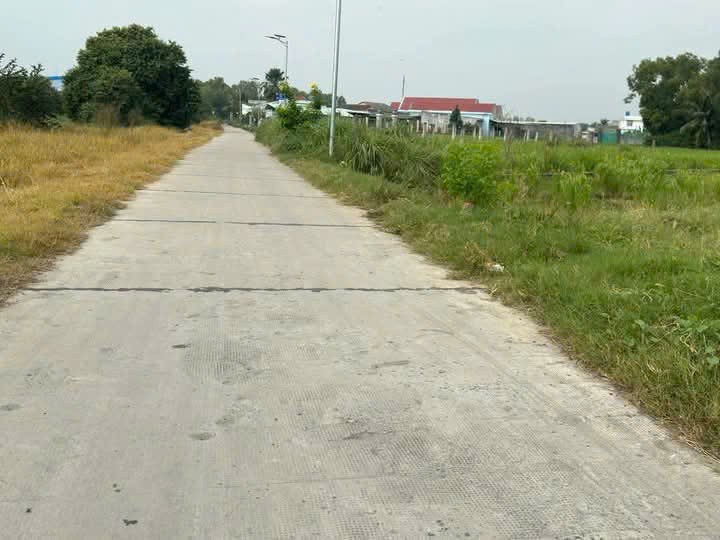 Đất Long Hiệp, Bến Lức 2145m² giá 13 tỷ - Đầu tư sinh lời ngay!