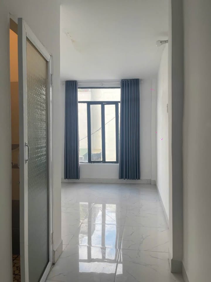 Nhà cho thuê hẻm Dã Tượng Nha Trang 50m² giá 5 triệu - Chỗ đậu ô tô rộng rãi!