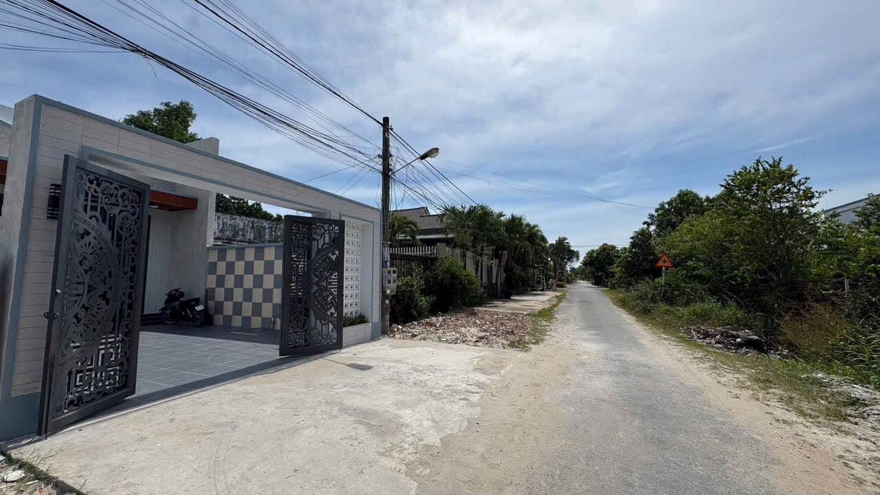 Nhà đất Hòa Thành Tây Ninh 293m² giá chỉ 1.85 tỷ - Chính chủ cần bán gấp!