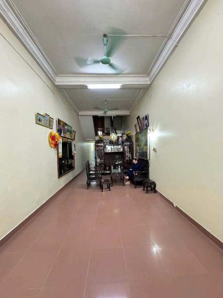 Cho thuê nhà 3 tầng phố cổ Đội Cung, phường Đông Thọ - Giá thỏa thuận hấp dẫn!