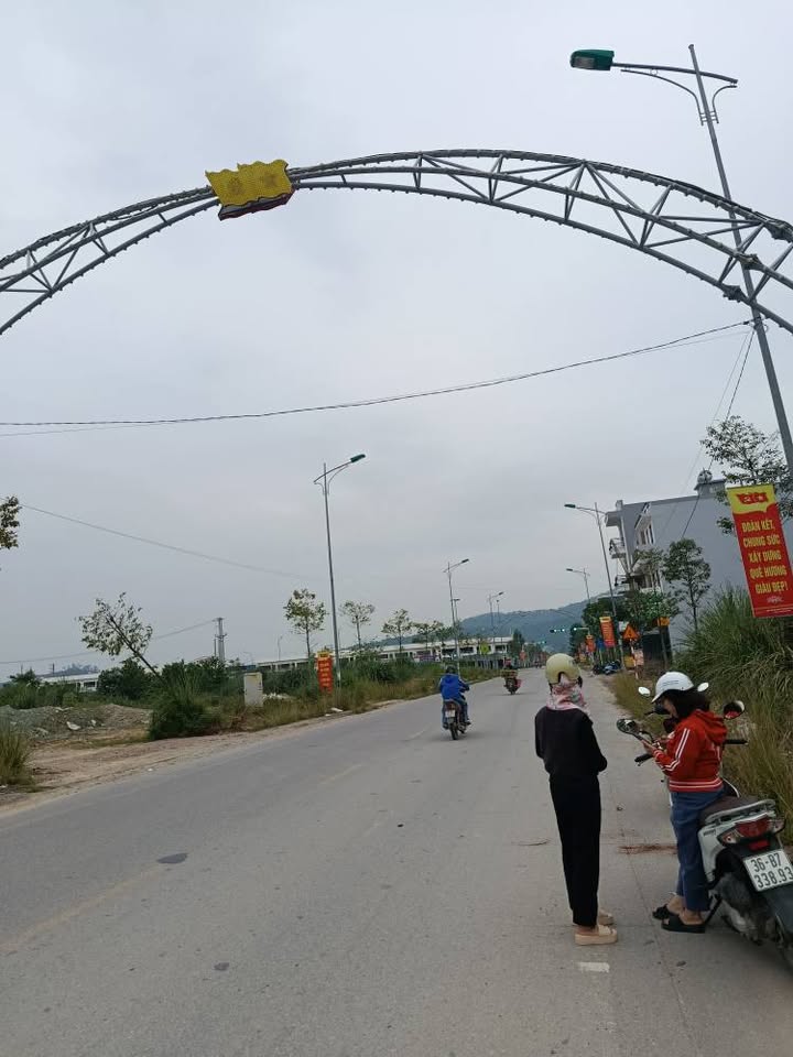 Lô đất đẹp ngay chợ đầu mối phía Tây - Rừng Thông 105m² giá 3 tỷ - Cơ hội đầu tư hấp dẫn!