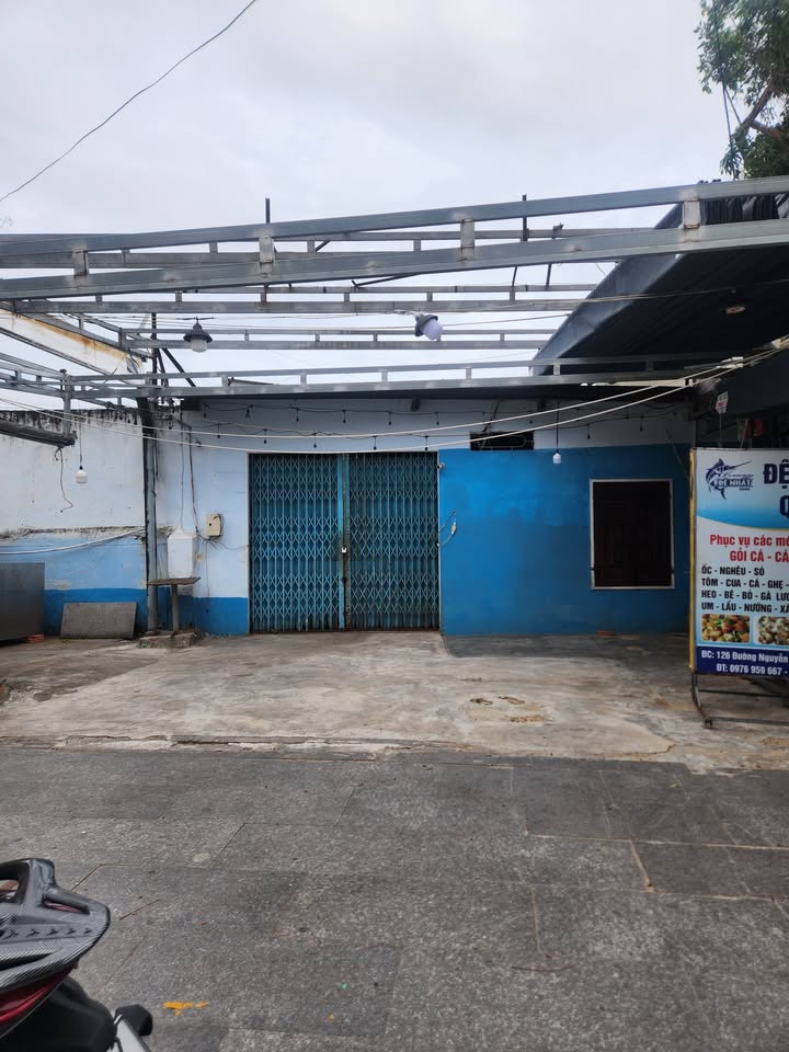 Cho thuê mặt bằng nguyên căn mặt tiền đường Nguyễn Tất Thành - Thích hợp kinh doanh