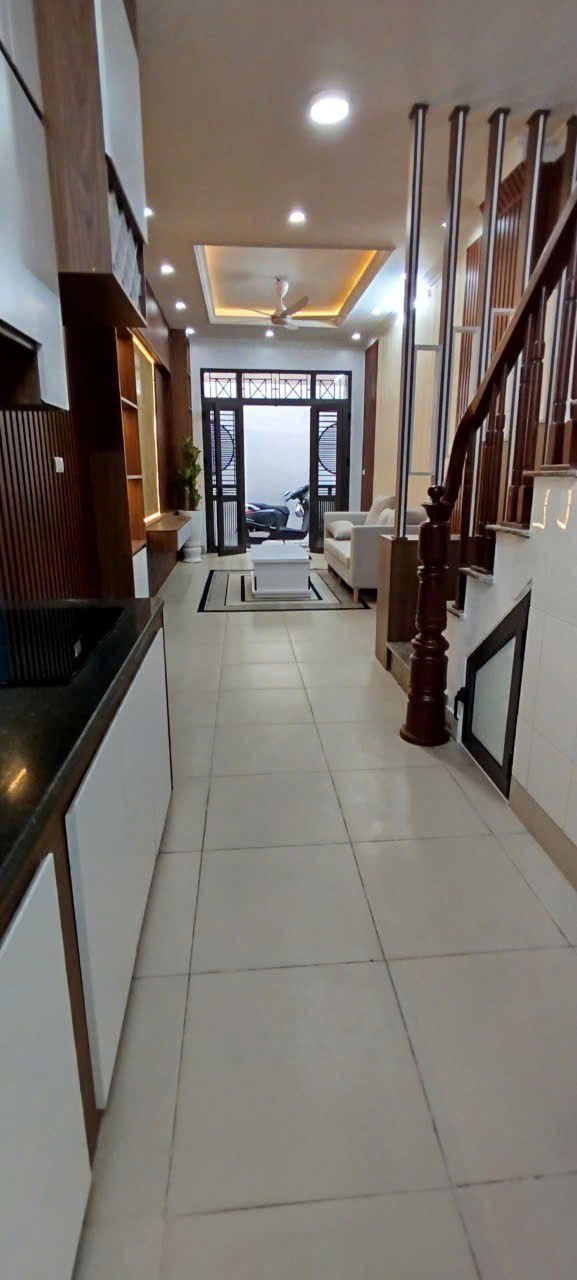 Nhà 5 tầng Lĩnh Nam Hoàng Mai 35m² giá 6 tỷ - Sổ đỏ đẹp giao dịch ngay!