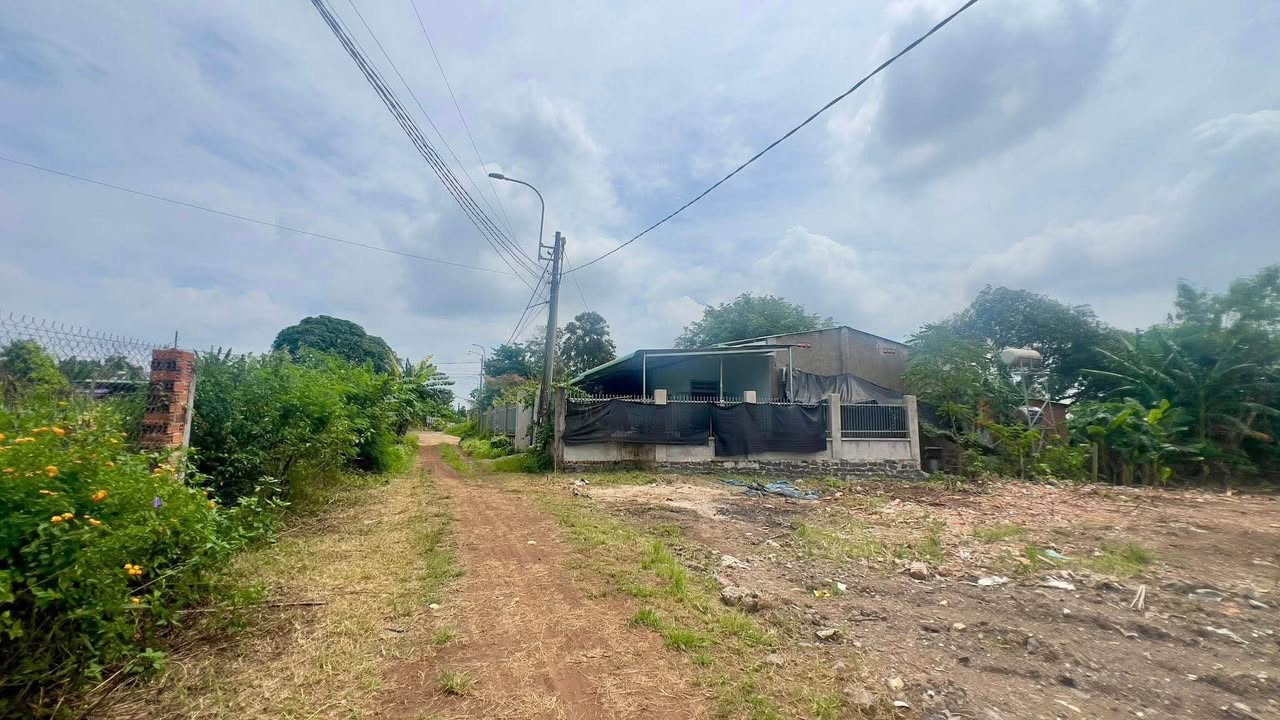 Đất nền Bảo Vinh, Long Khánh 168m² giá 680 triệu - Sổ đỏ chính chủ, công chứng ngay!