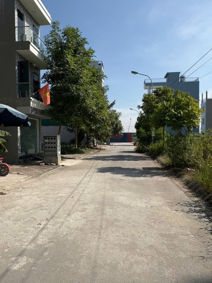 Đất nền Liên Ninh, Thanh Trì 30m² giá 5 tỷ - Sổ đỏ chính chủ, ô tô vào tận nơi!