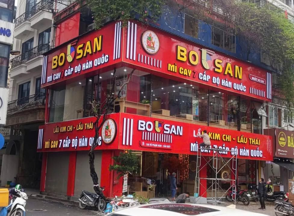 Nhà mặt phố Minh Khai, 45m² x 4 tầng - Mặt tiền 12m, vị trí đắc địa cho thuê ngay!