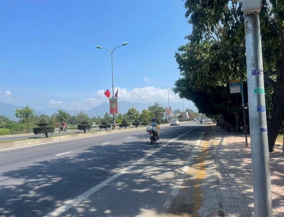 Bán FrontHouse mặt tiền Hùng Vương, Vạn Giã 90m² giá 2.5 tỷ - Cơ hội đầu tư lý tưởng!