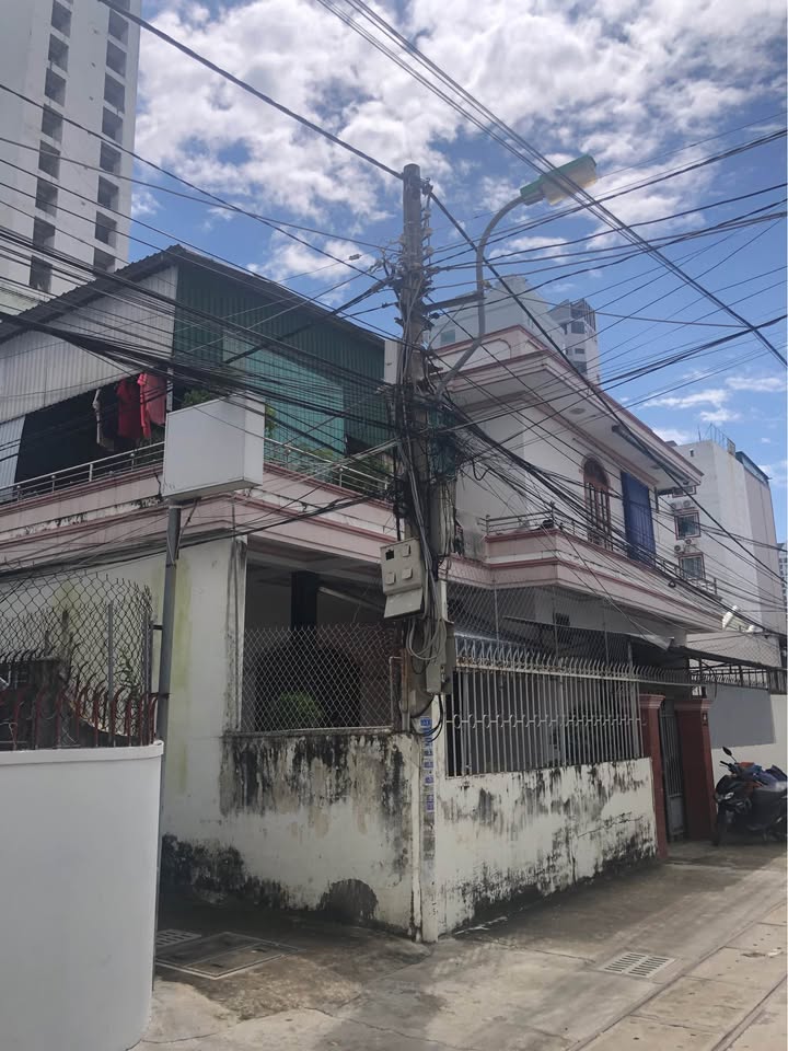 Nhà cho thuê 2 tầng mặt tiền Dương Hiến Quyền 130m² giá từ 15 triệu - Gần biển Phạm Văn Đồng!