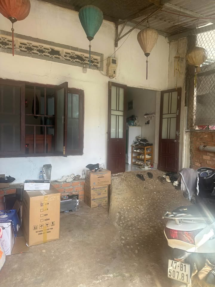 Nhà cấp 1 hẻm Đinh Công Tráng Buôn Ma Thuột 123.75m² giá 1.8 tỷ - Sổ hồng đầy đủ, thổ cư hoàn chỉnh!