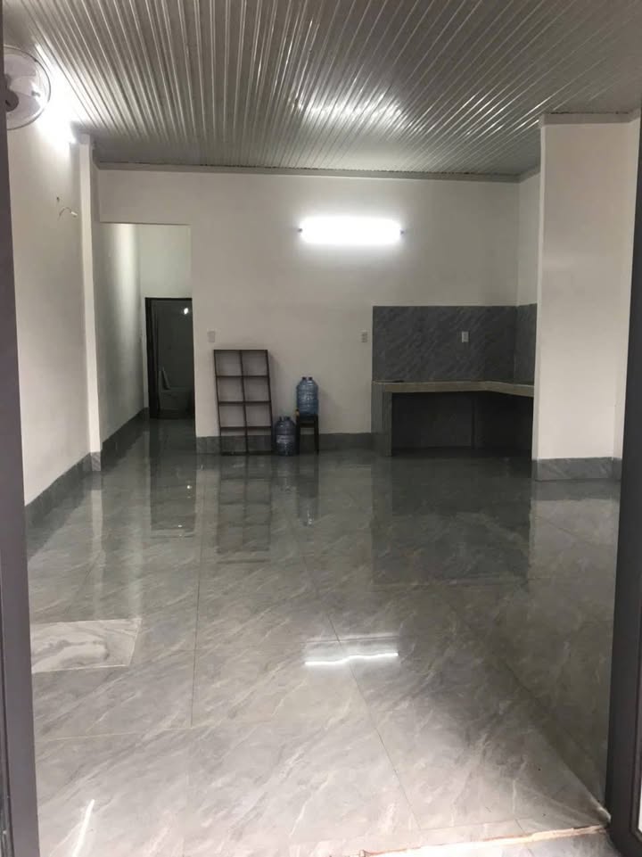 Nhà cho thuê hẻm Đồng Khởi, Tân Lợi, Buôn Ma Thuột 2PN giá 4.5 triệu - Nhà mới xây dựng!