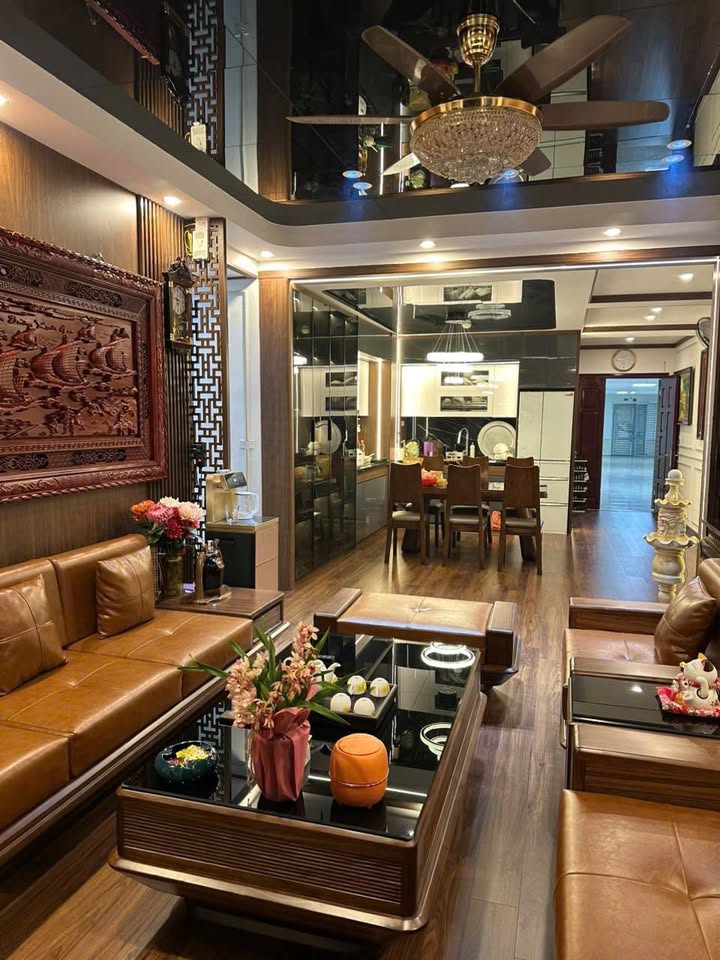 Căn hộ CC C6 - Trần Hữu Dực 134m² giá 11 tỷ - Full nội thất đẹp mắt!