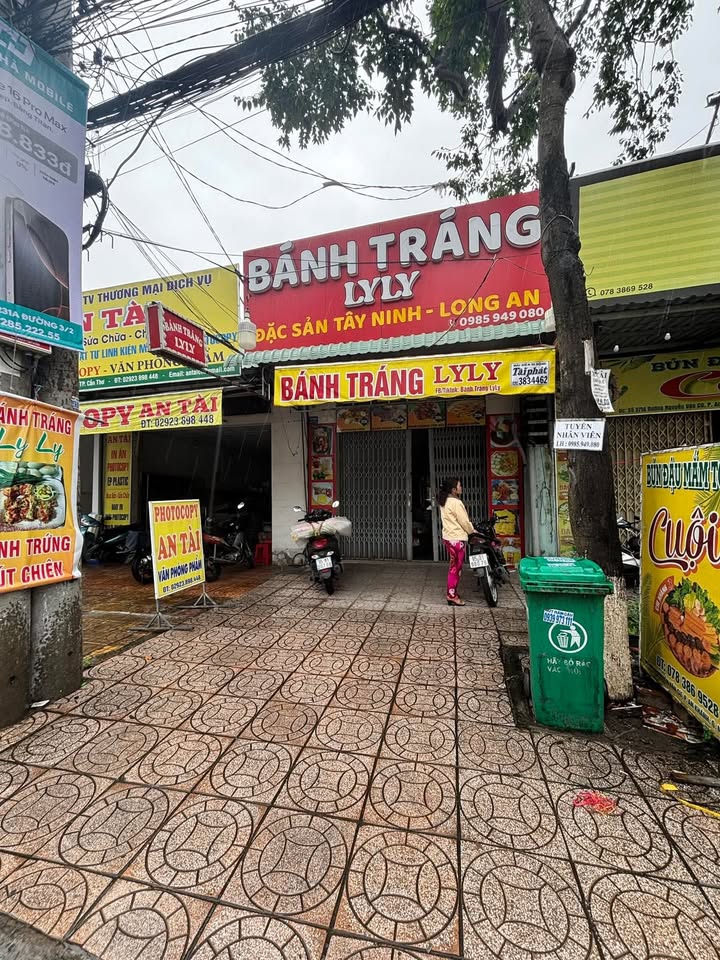 Mặt bằng vỉa hè Nguyễn Văn Cừ, Ninh Kiều - Chỉ 1.3 triệu/tháng, thuận tiện kinh doanh đồ ăn sáng!