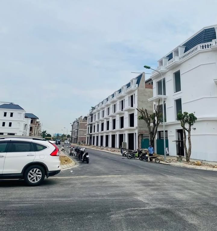 Đất nền Sầm Sơn 120m² giá chỉ 2.4 tỷ - Tiềm năng đầu tư lớn!