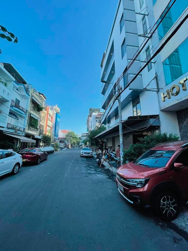 Nhà phố Tân Phú - Tân Sơn Nhì 70m² giá 11 tỷ - Khu VIP kinh doanh sầm uất!