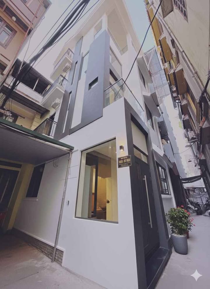 Nhà đẹp 5 tầng Xuân Đỉnh - Phạm Văn Đồng 50m² giá 13.5 tỷ - Thiết kế tuyệt vời, an ninh đảm bảo!