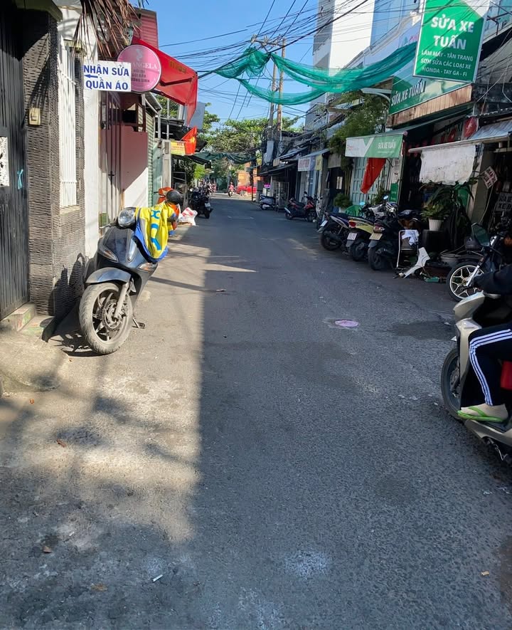 Nhà mặt tiền Trần Xuân Soạn, Quận 7, 28m² - Kinh doanh lý tưởng chỉ 8 triệu/tháng!