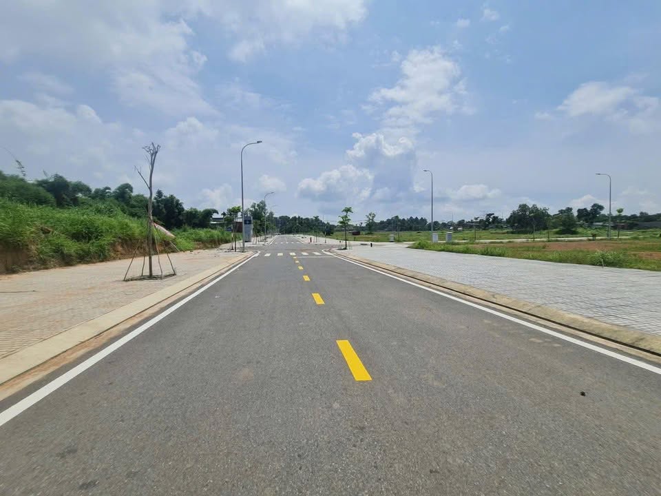 Đất nền Xuân Lộc 100m² giá 900 triệu - Sổ hồng trao tay, xây dựng tự do!