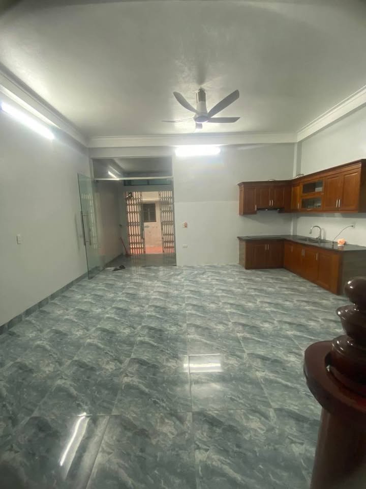 Nhà 3 tầng Kỳ Bá, Thái Bình 43.6m² giá 2 tỷ - Thiết kế hiện đại, tiện ích đầy đủ!