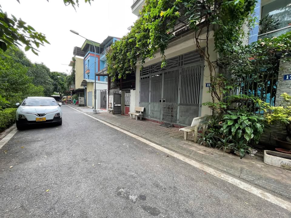 Đất TĐC Thạch Bàn, Long Biên 67m² giá 14.74 tỷ - Vị trí đắc địa gần trường học!