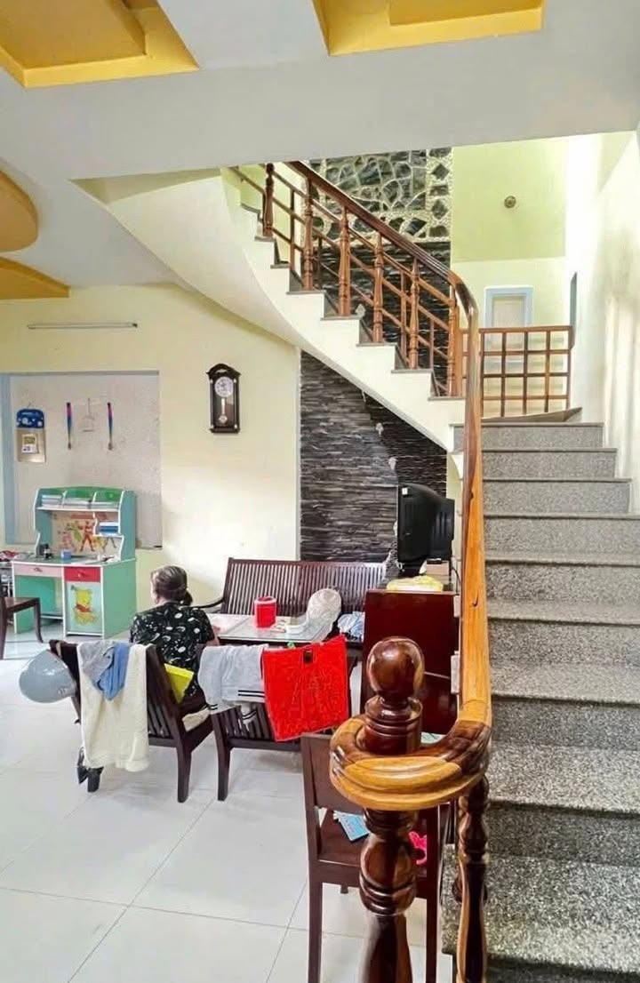 Nhà 1 Trệt 1 Lầu Mặt Tiền Võ Văn Tần Phan Thiết 100m² Giá 3.65 Tỷ - Đầu Tư Kinh Doanh Hiệu Quả!