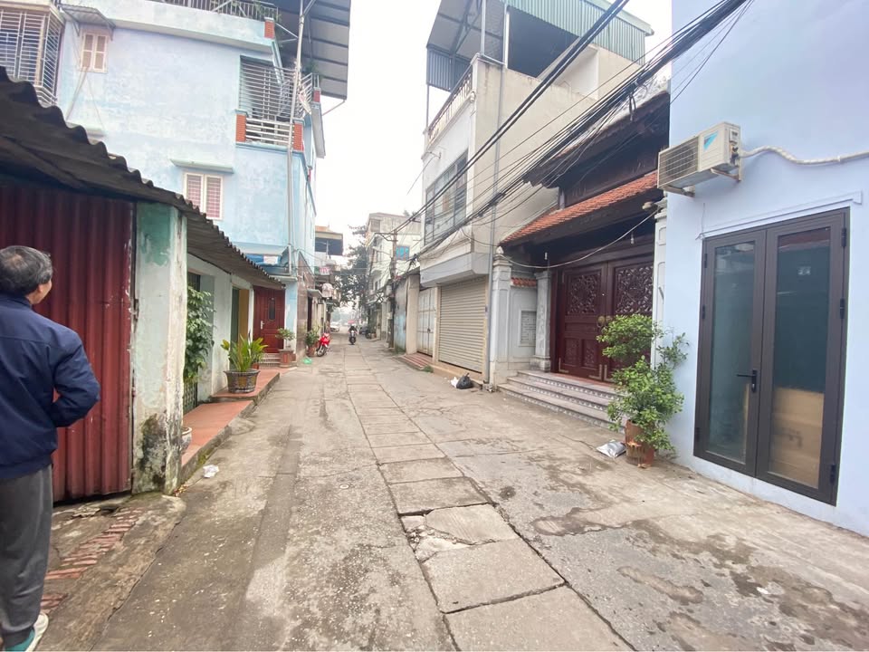 Nhà cấp 4 cho thuê mặt đường Phố Trạm, Long Biên giá chỉ 1.5 triệu/tháng - Kinh doanh thuận lợi!