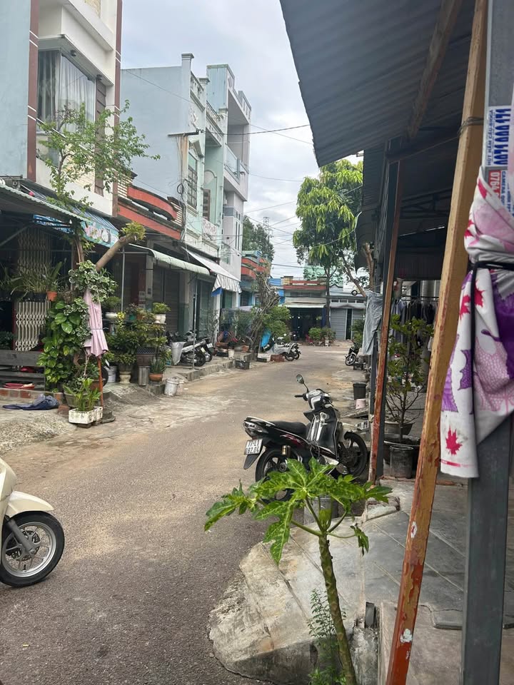Nhà mặt tiền Quang Trung, Quy Nhơn 45m² giá 2.3 tỷ - Sổ đỏ chính chủ!
