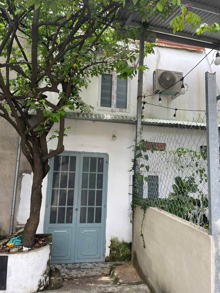 Cho thuê phòng trọ gác nhỏ Tân Hiệp 30m² giá 1,7 triệu - Đường xe hơi vào tận phòng!