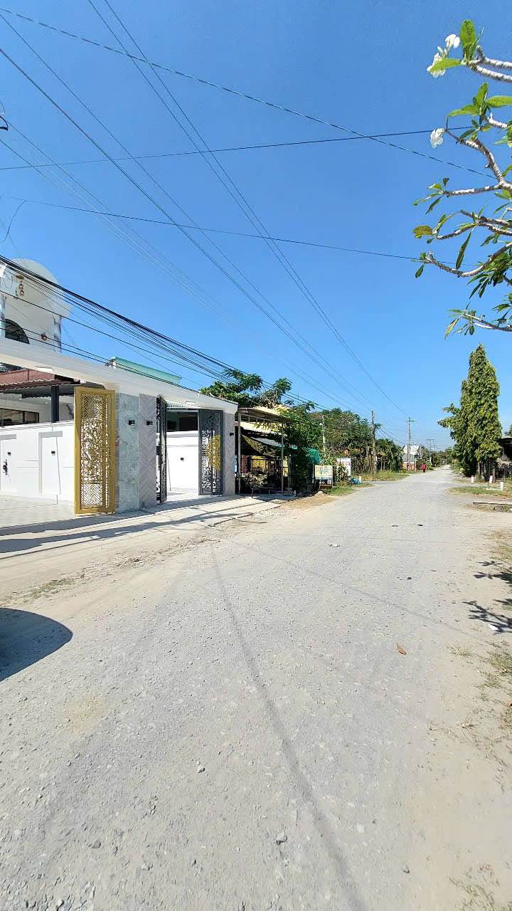 Nhà 1 Trệt 1 Lầu Phường Ninh Thạnh 155m² giá 2.5 tỷ - Sát Trường Học, Hướng Đông