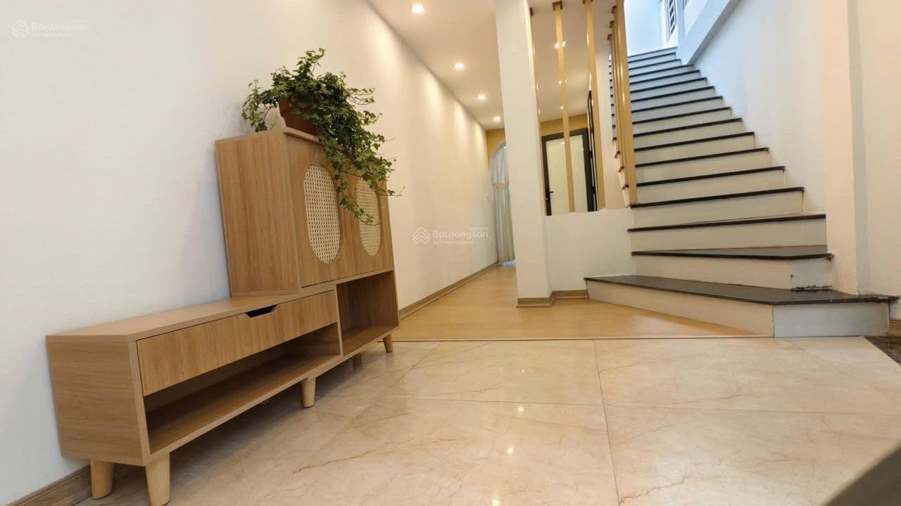 Nhà cho thuê ngõ 35 Cát Linh, Đống Đa 40m² giá 9.5 triệu - Full nội thất, nhận ngay!