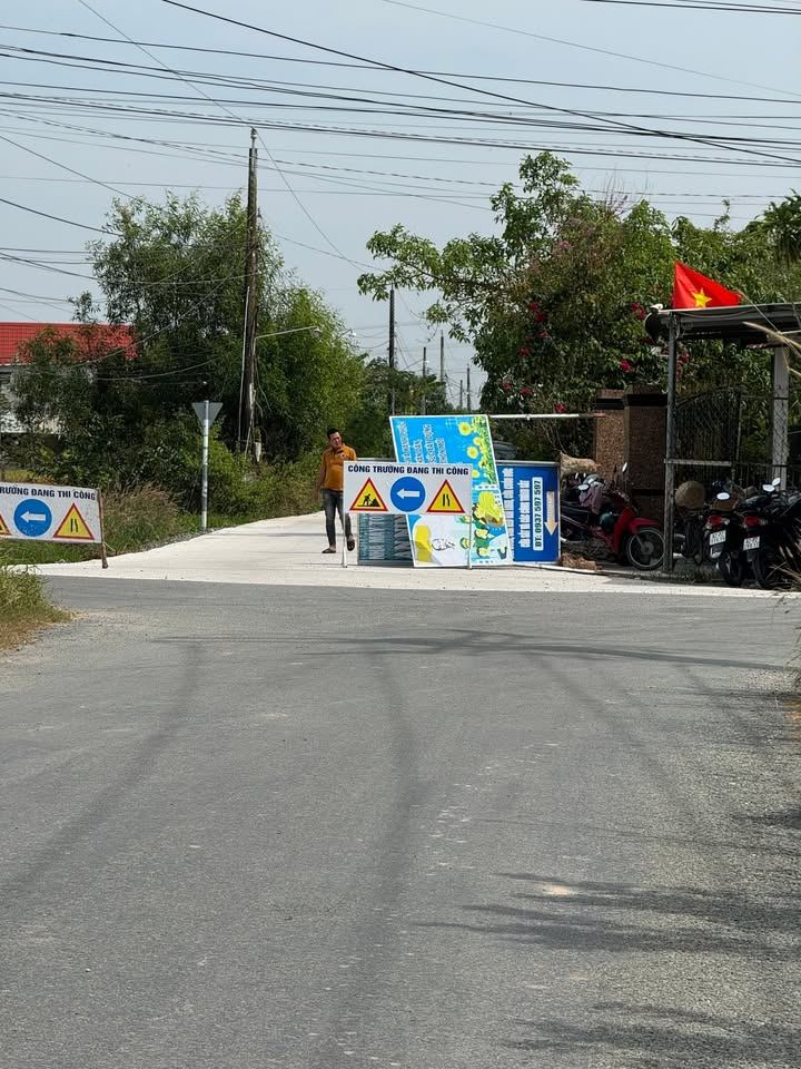 Đất nền xã Hiệp Hòa 300m² giá 2.4 tỷ - Mặt tiền đường bê tông 7m