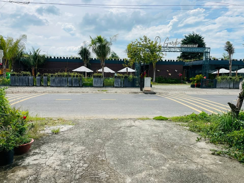 Lô đất 193.48m² Khu Đô Thị Mới Hà Tiên giá 3.7 tỷ - Tiềm năng kinh doanh lớn!