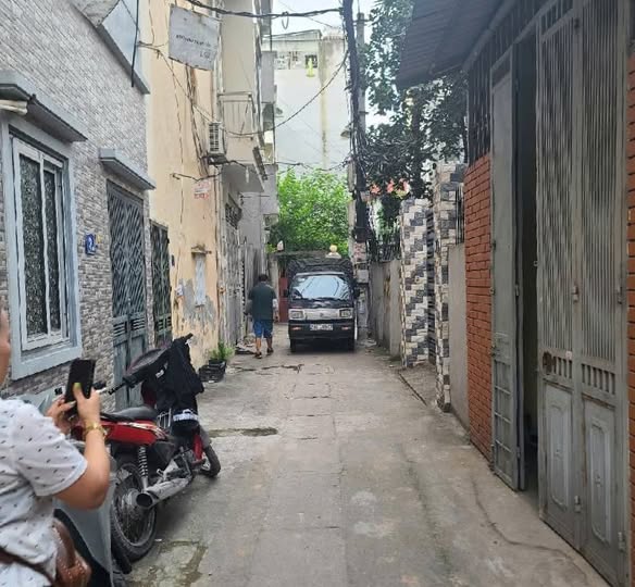 Nhà riêng Định Công, Hoàng Mai 45m² giá 9 tỷ - Lô góc, ngõ nông gần phố!