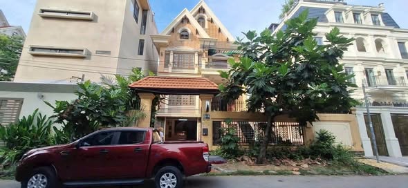 Cho thuê villa cao cấp Thảo Điền 382.5m² giá 4.5 triệu USD - Vị trí đắc địa, thiết kế hiện đại!