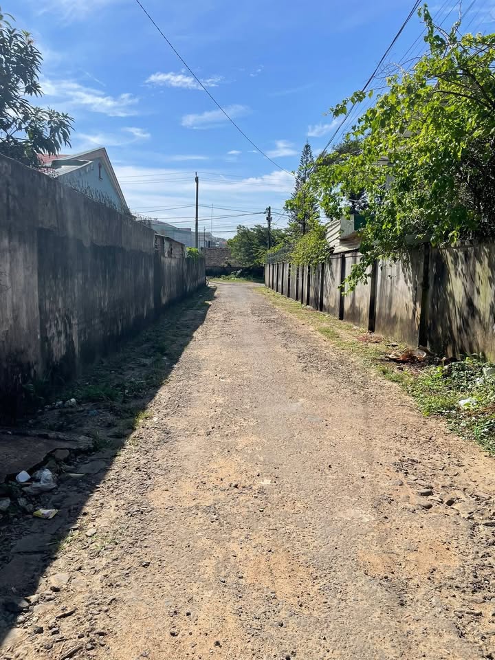 Đất nền và nhà cấp 4 tại hẻm 03 Võ Duy Dương, Pleiku - Giá chỉ 1 tỷ!