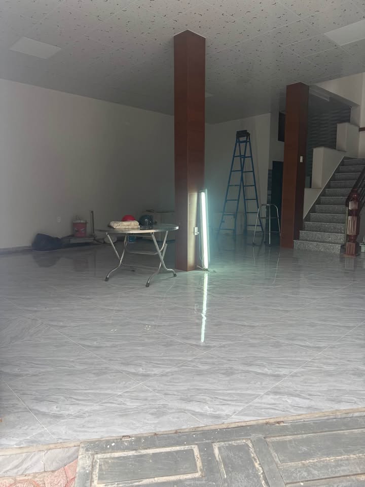 Mặt bằng cho thuê góc 2 mặt tiền Nguyễn Đức Cảnh, 100m² - Phù hợp mọi hình thức kinh doanh!