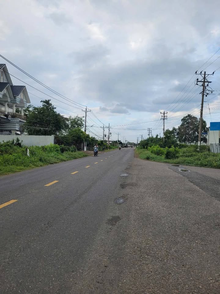 Đất sào mặt tiền nhựa Hàm Liêm 2243m² giá 14 tỷ - Cơ hội đầu tư tuyệt vời!