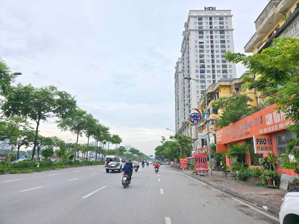 Nhà mặt phố Võ Chí Công, Cầu Giấy 80m² giá 26 tỷ - Đầu tư sinh lời ngay!