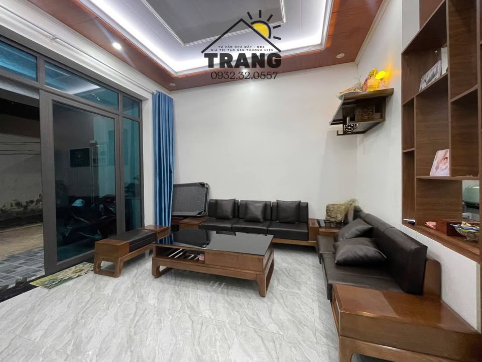 Nhà C4 mới xây phường Đông Hải 90m² giá 2 tỷ - Tiềm năng phát triển lớn!