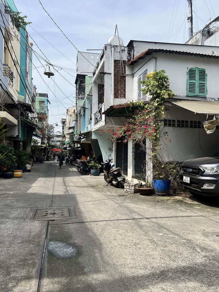 Nhà riêng Minh Phụng Quận 11 68m² giá 8.5 tỷ - Lô góc 2 mặt hẻm xe hơi tránh