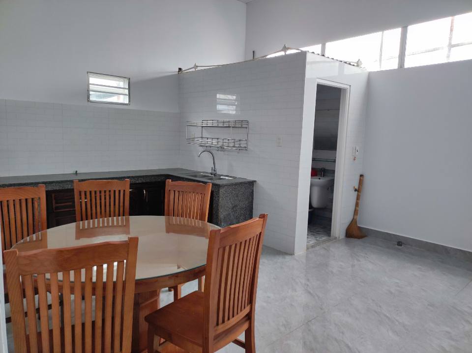 Nhà phố Trần Anh Tông, Phường 8, Đà Lạt 109m² giá 2,4 tỷ - Vị trí đắc địa và nhiều tiện ích!