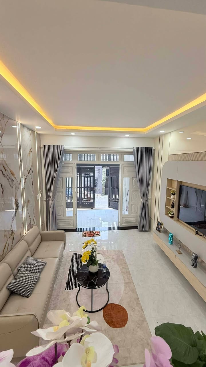 Nhà 4 tầng đẹp tại Thới An, Quận 12 - Giá chỉ 6.7 tỷ, ô tô đỗ cửa!