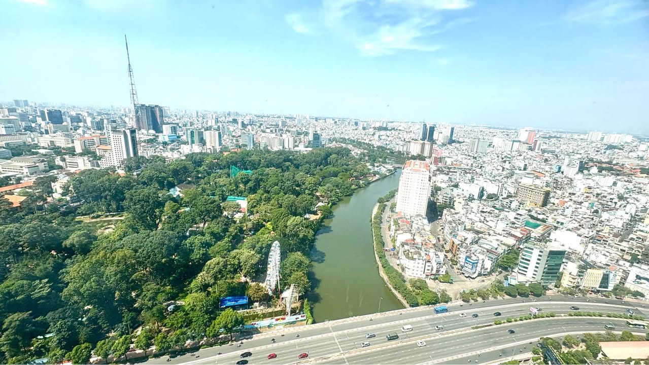 Căn hộ Vinhomes Golden River 110m² giá 23.1 tỷ - Sổ hồng chính chủ, view đẹp!