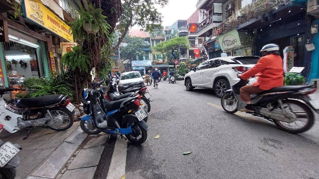 Nhà mặt phố Hàng Phèn quận Hoàn Kiếm 52m² giá 61.5 tỷ - Đầu tư sinh lời ngay!