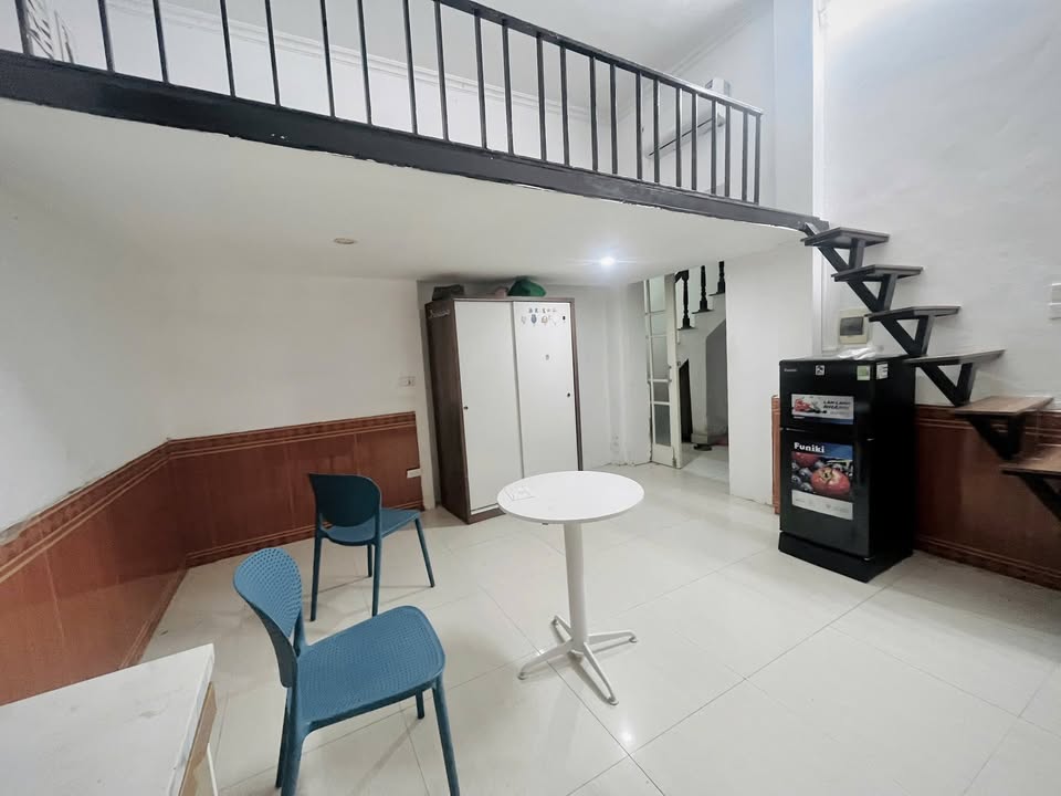 Phòng cho thuê tại 43 Trung Kính, Cầu Giấy 30m² giá 4 triệu - Full đồ tiện nghi!