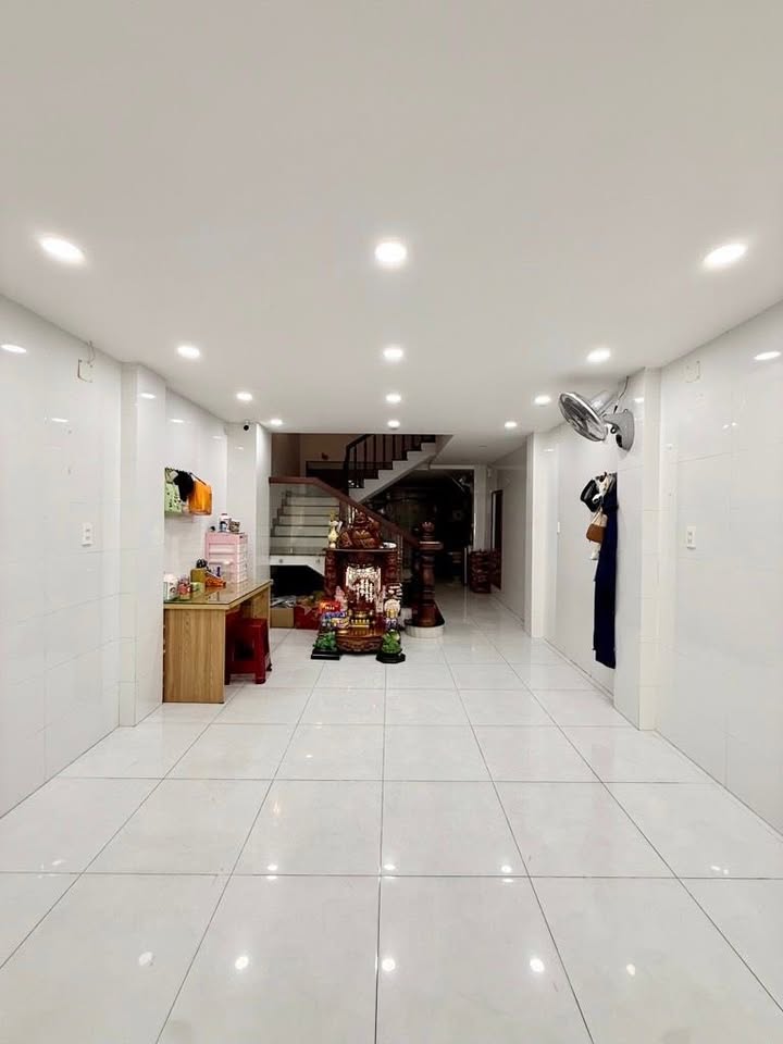 Nhà 5 tầng Đặng Lộ, Tân Bình 81m² giá 14.99 tỷ - Full nội thất, hẻm xe hơi thông