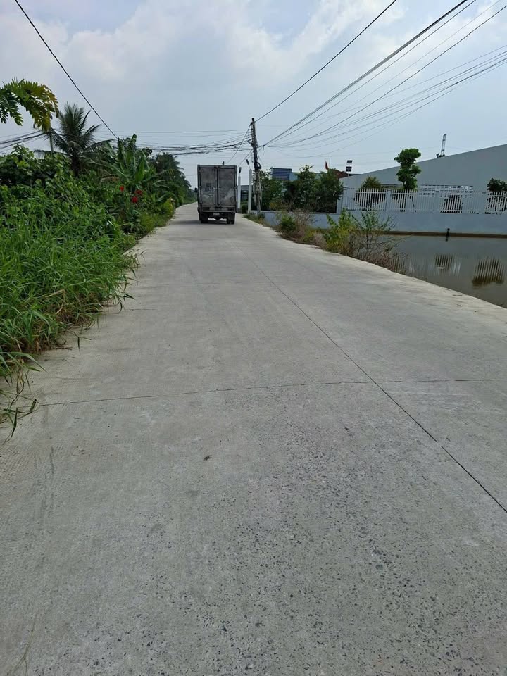 Nhà mặt tiền Lộ 8 Thăng, Bến Lức 522m² - Bán gấp, giá thương lượng!