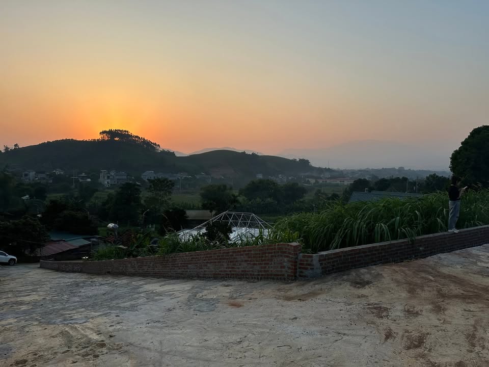 Đất nghỉ dưỡng Minh Hồng, Ba Vì - 1979m² chỉ 2.05 tỷ - View triệu đô!