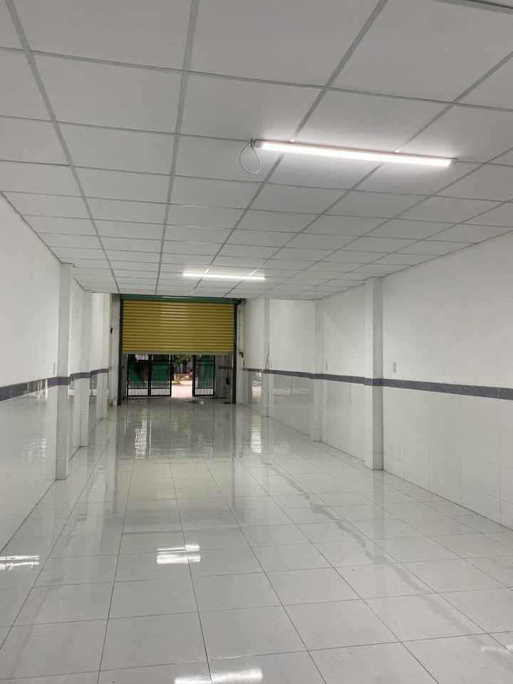 Nhà nguyên căn cho thuê tại Bà Điểm, Hóc Môn 108m² giá 13 triệu - Thiết kế hiện đại, tiện nghi