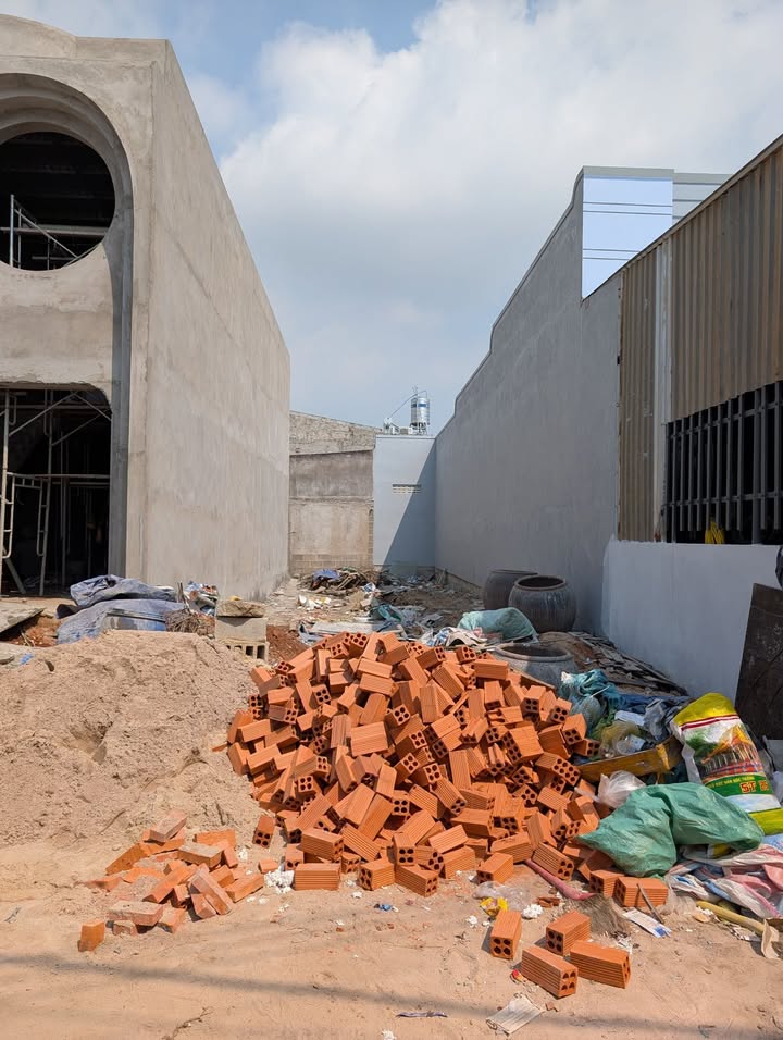 Bán lô đất thổ cư Phan Thiết 106m² giá 1.1 tỷ - Đối diện hồ bơi Quốc Hùng!